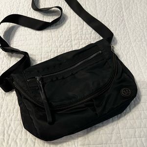 Lulemon Crossbody Bag in Black